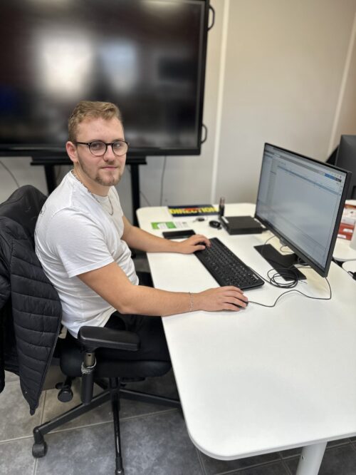 Image de Noa Pozzo Di Borgo - Stagiaire du pôle Infogérance & Hébergement - PLANET B