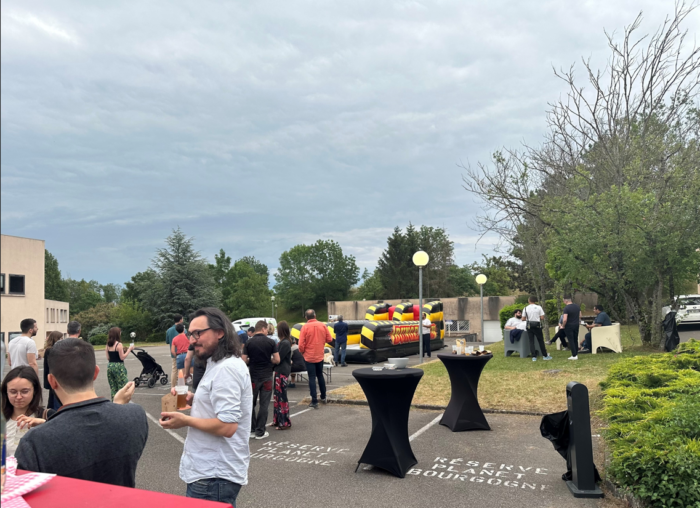 Barbecue – Cohésion d’équipe – PLANET B Image du barbecue - Cohésion d'équipe - PLANET B