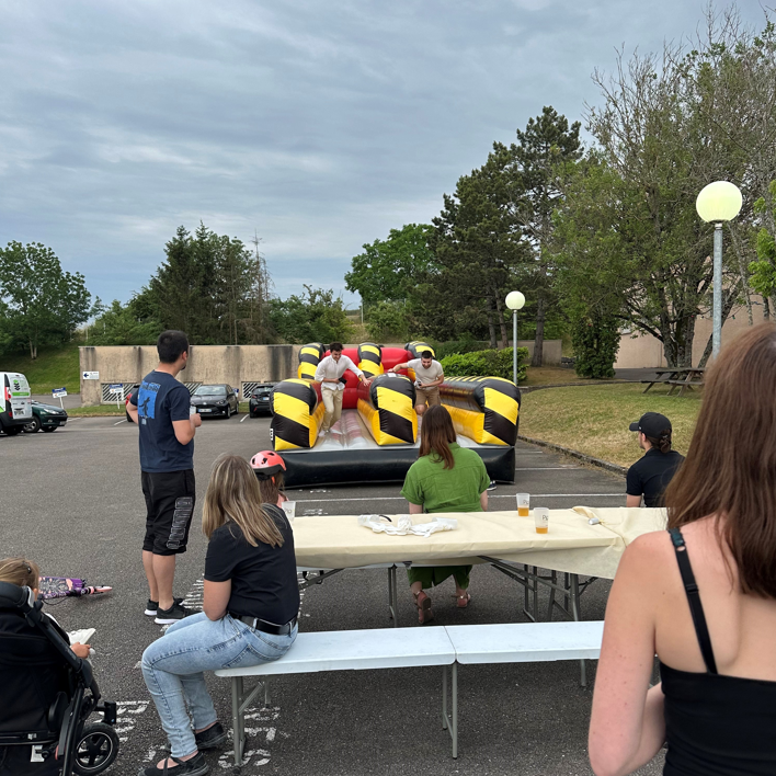 Image du barbecue - Cohésion d'équipe - PLANET B