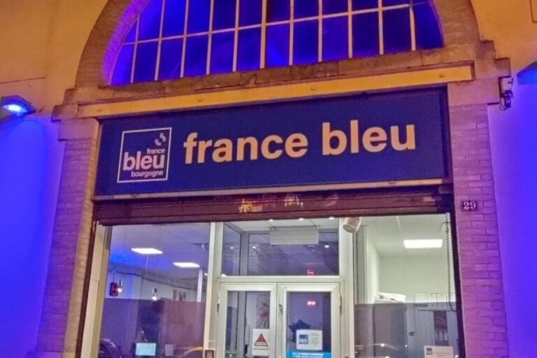PLANET Bourgogne x France Bleu Bourgogne – Podcast Pull moche de Noël – PLANET B – PLANET Bourgogne Image de PLANET Bourgogne x France Bleu Bourgogne - Podcast Pull moche de Noël - PLANET B - PLANET Bourgogne