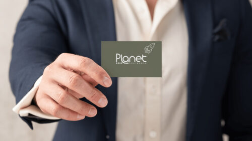 Image de votre interlocuteur privilégié pour vos projets en infogérance et hébergement - Expertise infogérance - Expertise hébergement web - PLANET B - PLANET Bourgogne