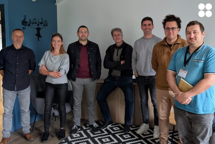 Groupe La Ruche Logistique et Viticolis – Accompagnement client – PLANET B – PLANET Bourgogne Image du Groupe La Ruche Logistique et Viticolis - Accompagnement client - PLANET B - PLANET Bourgogne
