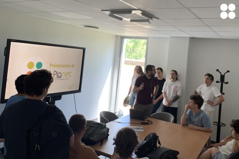 Visite immersive des étudiants – CODA – CODA – École d’informatique – PLANET B – PLANET Image de la visite immersive des étudiants - CODA - CODA - École d’informatique - PLANET B - PLANET